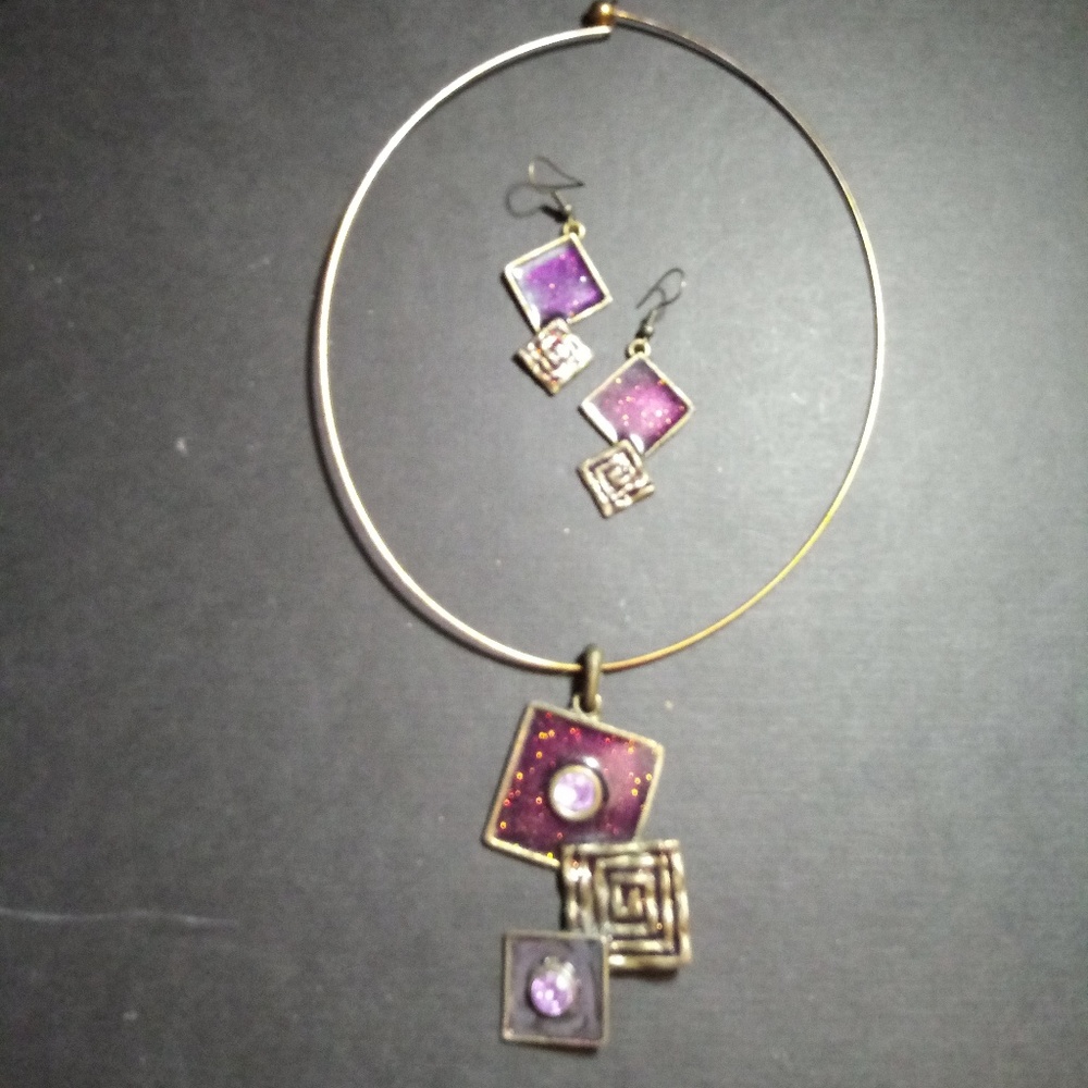 BRASS WITH AMETHYST COLORED PENDANT AND EARRINGS